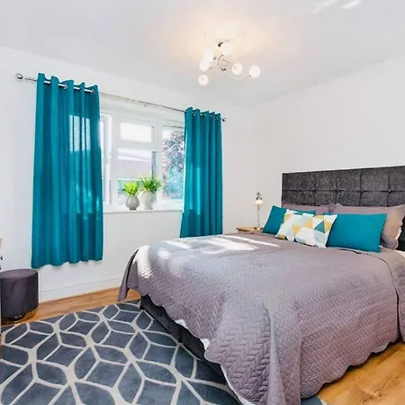 شقة Lovely One Bed With Free Parking *