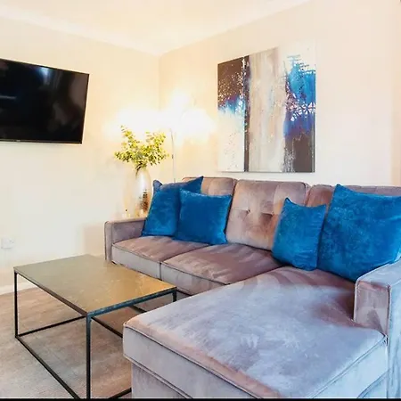 شقة Lovely One Bed With Free Parking